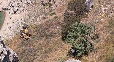 Freni çekilmeyen greyder, otomobili uçuruma sürükledi: 1 ölü, 1 yaralı