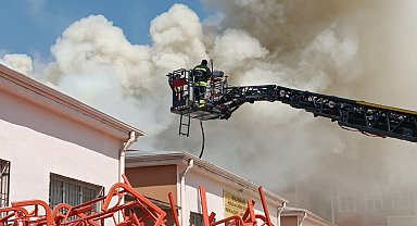 Gaziantep'te meslek lisesinde yangın