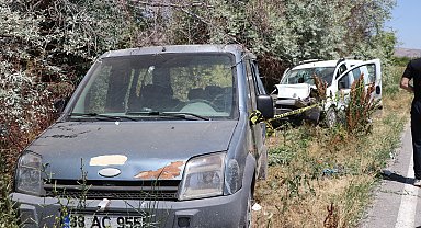 Hafif ticari araç, park halindeki araca çarptı; 1 ölü, 8 yaralı