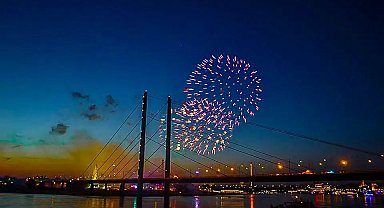 Havai fişekler erken patladı: 19 yaralı