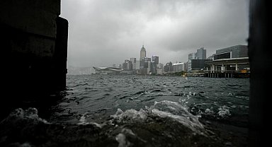 Hong Kong'da 'Wipha' tayfunu etkili oluyor