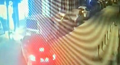 Husumetlisini sokak ortasında tabancayla vurdu