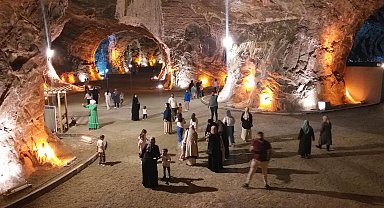 Iğdır'daki tuz mağarası, ziyaretçilerin gözdesi oldu