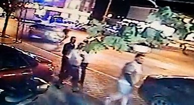 İki aracın çarptığı Muhammet Enes ağır yaralandı; kaza kamerada