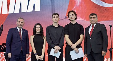 İstanbul- 15 Temmuz Demokrasi ve Milli Birlik Günü'nde şiir yarışması ödül töreni düzenlendi