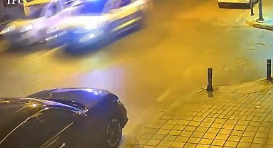 İstanbul- Ataşehir'de 'dur' ihtarına uymayan sürücünün yakalandığı anlar kamerada