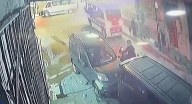 İstanbul- Bağcılar'da 3 kişinin yaralandığı silahlı saldırının kamera görüntüsü ortaya çıktı