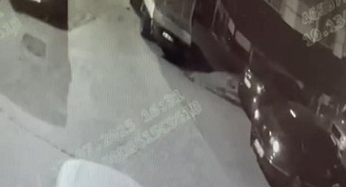 İstanbul - Bahçelievler'de polis yeleğiyle kasa çaldılar, iz bırakmamak için otomobili yaktılar