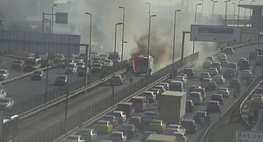 İstanbul - Bakırköy'de metrobüs yangını Ek görüntü - Geniş haber