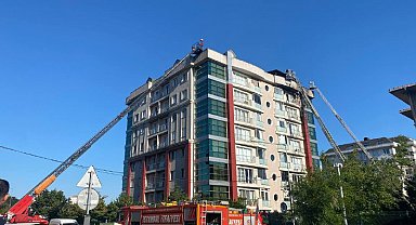 İstanbul - Beylikdüzü'nde terasta çıkan yangın 2 daireye sıçradı