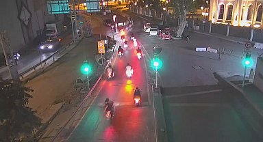 İstanbul - Beyoğlu'nda tüneli trafiğe kapatan 13 motosiklet sürücüsüne 133 bin lira ceza