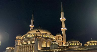 İstanbul - Camilerde orman yangınlarından korunmak için dua edildi