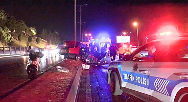 İstanbul - Eyüpsultan'da aydınlatma direğine çarpan otomobilin sürücüsü hayatını kaybetti