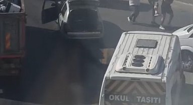 İstanbul - Kağıthane'de trafik kavgasında keserle saldırdı; o anlar kamerada