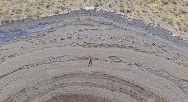İstanbul - Konya'da kuraklık ve obruk oluşumuna tatbikatla dikkat çektiler; görüntüler 'Miras' adlı belgesele konu oldu