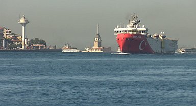 İstanbul- Oruç Reis, İstanbul Boğazı'ndan geçiyor -1
