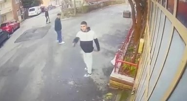 İstanbul - Sarıyer'de kuaförde başına çizik atan arkadaşına ateş etti; o anlar kamerada