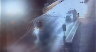 İstanbul - Sarıyer'de motosikletli saldırganların otoparka silahlı saldırı düzenlediği anlar kamerada