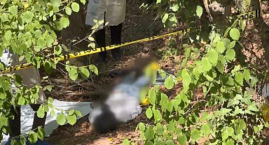 İstanbul - Sarıyer'de ormanlık alanda başına çöp poşeti geçirilip bantlanmış erkek cesedi bulundu