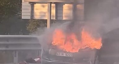 İstanbul-Şile Otoyolu'nda otomobil alev alev yandı