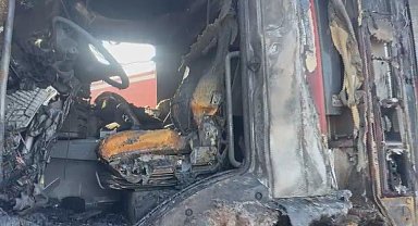 İstanbul - Silivri'de otluk alandaki yangına müdahale sırasında itfaiye aracı yandı: 1 itfaiyeci yaralandı - 1