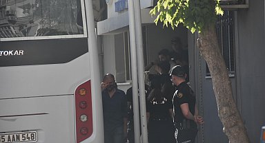 İzmir'deki 'yolsuzluk' operasyonu şüphelilerinden bazıları sağlık kontrolünden geçirildi