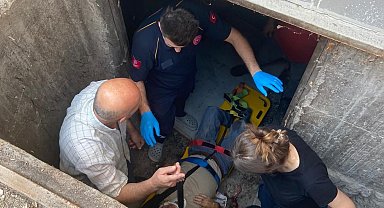 Kaldırımda yürürken metal kapak kırılınca bodruma düştü
