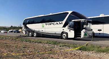 Kamyonet yolcu otobüsüne çarptı; 2 ölü,1 yaralı