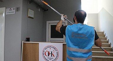 Kayseri'de 18 yükümlü, okulu boya yaparak yeni eğitim yılına hazırladı