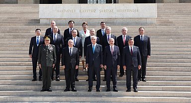 Kazakistan Cumhurbaşkanı Tokayev, Anıtkabir'i ziyaret etti