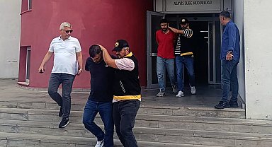 Kendilerini polis olarak tanıtıp, 4 milyon 250 bin lira dolandırdılar