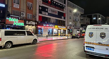 Kimliğini göstermek istemedi, bekçiyi göğsünden bıçakladı