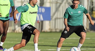 Konyaspor kaleci Slowik ile yollarını ayırdı, kadrosuna da 2 yeni futbolcu kattı