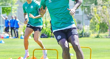 Konyaspor Teknik Direktörü Recep Uçar: Kadro iskeletimizi de koruyarak devam ediyoruz