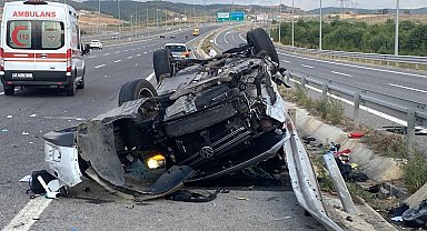 Kuzey Marmara Otoyolu'nda otomobil, yön tabelasına çarptı; 1 ölü, 4 yaralı