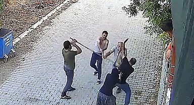 Miras anlaşmazlığı kavgasında tüfekle vurduğu oğullarını, yerde tekmelemiş