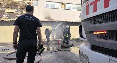 Mobilya fabrikasında çıkan yangın, itfaiye ekiplerince söndürüldü