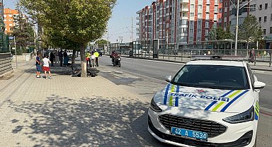 Motosiklet, bisiklete ve ağaca çarptı: 2 ölü