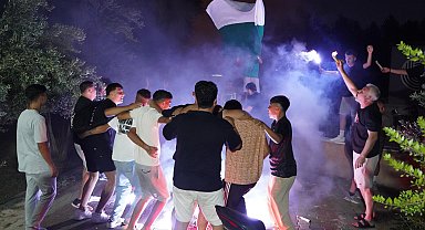 Muğlaspor taraftarından meşaleli destek