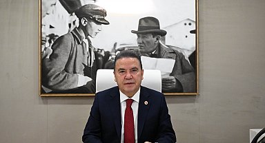 Muhittin Böcek'in gelini ile 3 şüpheli adliyede