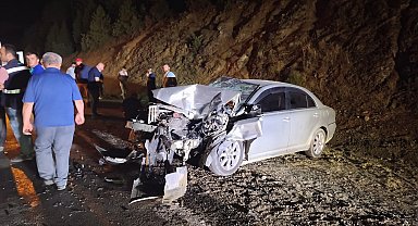 Orman yangınına su taşıyan yangın tankerine çarptı: 1'i ağır 2 yaralı