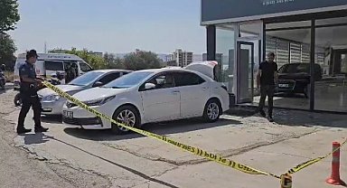 Oto galeriye ateş açıldı: 1 yaralı