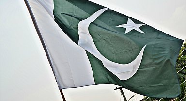 Pakistan'da çöken binada ölü sayısı 16'ya çıktı