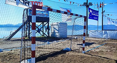 Plaj hentbolunda üniversiteler Köyceğiz'de buluşuyor