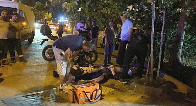 Polisten kaçan sürücünün kullandığı motosiklet otomobille çarpıştı; 2 yaralı