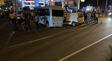 Rize'de minibüsle hafif ticari araç çarpıştı; 10 yaralı