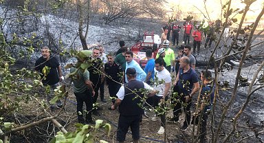 Sakarya'dan Düzce'ye sıçrayan orman yangını söndürüldü