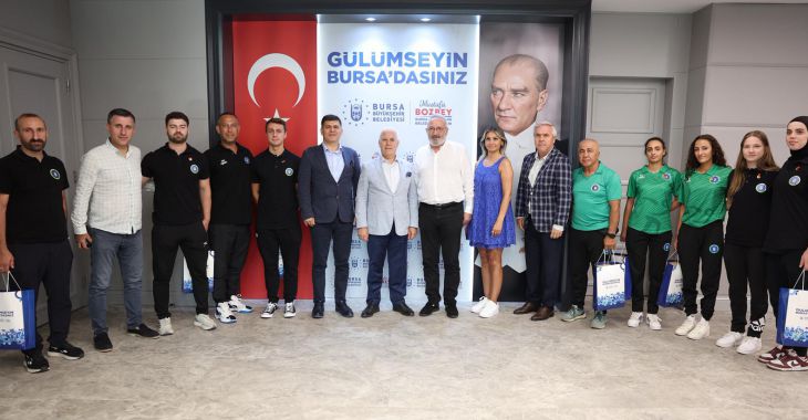 Şampiyon sporculardan Başkan Bozbey’e ziyaret