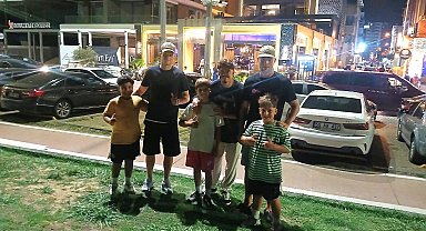 Samsunsporlu futbolcular çocuklarla futbol oynadı