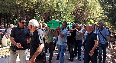 Savrulan otomobilin çarptığı Arda öldü